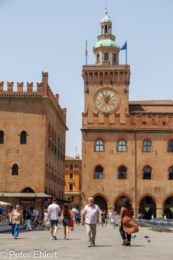 Torre dell’Orologio  Bologna Metropolitanstadt Bologna Italien by Peter Ehlert in