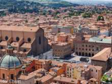 Blick auf Piazza Maggiore und Basilika San Petronio  Bologna Metropolitanstadt Bologna Italien by Peter Ehlert in
