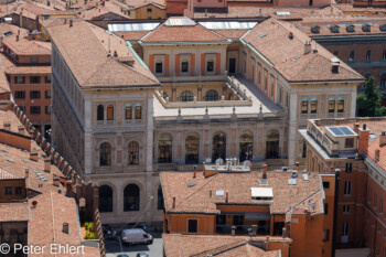 Bankgebäude  Bologna Metropolitanstadt Bologna Italien by Peter Ehlert in