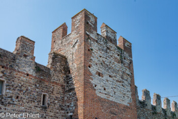 Stadtmauer  Lazise Provinz Verona Italien by Peter Ehlert in Lazise am Gardasee