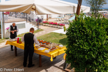 Buffet im Garten  Bellaria-Igea Marina Provinz Rimini Italien by Peter Ehlert in Wellness in Bellaria