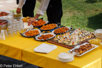 Buffet im Garten  Bellaria-Igea Marina Provinz Rimini Italien by Peter Ehlert in Wellness in Bellaria