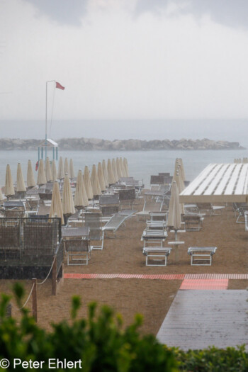 Strandabschnitt Wolkenbruch  Bellaria-Igea Marina Provinz Rimini Italien by Peter Ehlert in Wellness in Bellaria