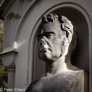 Köpfe  München Bayern Deutschland by Peter Ehlert in Fotowalk_Südfriedhof