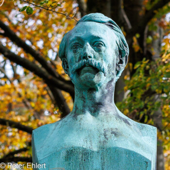 Köpfe  München Bayern Deutschland by Peter Ehlert in Fotowalk_Südfriedhof