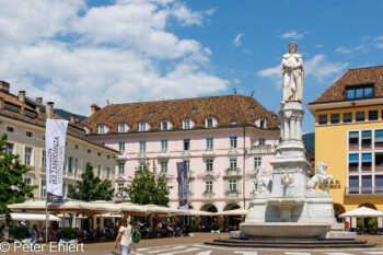 Platz mit Brunnen  Bozen Südtirol Italien by Peter Ehlert in Bozen - Bolzano