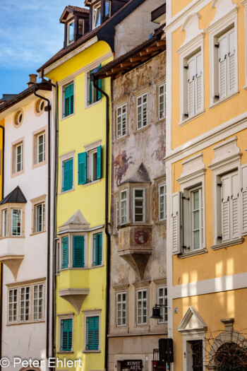 Hausfassade J Streiter Gasse  Bozen Südtirol Italien by Peter Ehlert in Bozen - Bolzano