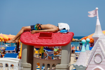 Siesta auf dem Dach  Bellaria-Igea Marina Provinz Rimini Italien by Peter Ehlert in Wellness in Bellaria