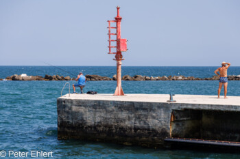 Angler an der Hafenmole  Bellaria-Igea Marina Provinz Rimini Italien by Peter Ehlert in Wellness in Bellaria