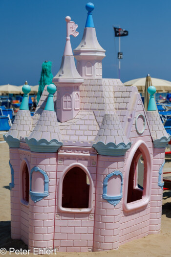 Rosa Schloß am Strand  Bellaria-Igea Marina Provinz Rimini Italien by Peter Ehlert in Wellness in Bellaria