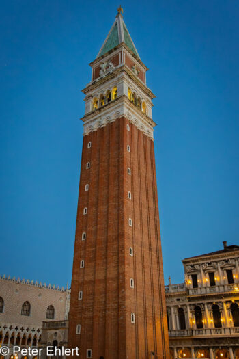 Markusturm  Venedig Metropolitanstadt Venedig Italien by Peter Ehlert in Venedig_Abendstimmung