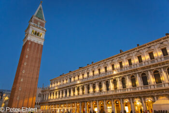 Piazza San Marco mit Turm  Venedig Metropolitanstadt Venedig Italien by Peter Ehlert in Venedig_Abendstimmung