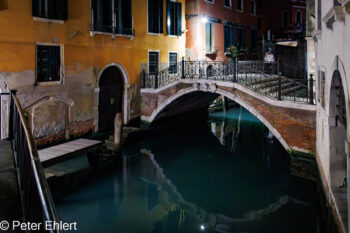 Kanalbrücke  Venedig Metropolitanstadt Venedig Italien by Peter Ehlert in Venedig_Abendstimmung