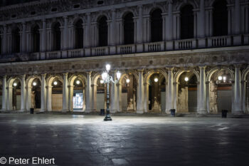 Biblioteca Nazionale Marciana  Venedig Metropolitanstadt Venedig Italien by Peter Ehlert in Venedig_Morgenstimmung