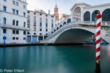 Canale grande mit Rialtobrücke - Ponte di Rialto  Venedig Metropolitanstadt Venedig Italien by Peter Ehlert in Venedig_Morgenstimmung