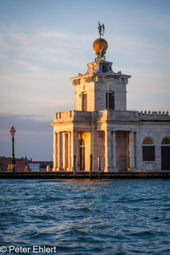 Sonnenaufgang am Punta della Dogana
  Venedig Metropolitanstadt Venedig Italien by Peter Ehlert in Venedig_Morgenstimmung