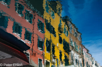 Fassade  Venedig Metropolitanstadt Venedig Italien by Peter Ehlert in Venedig_Wasserspiegelungen