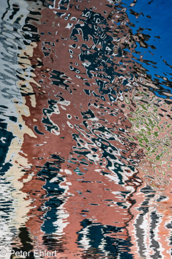 Fassade  Venedig Metropolitanstadt Venedig Italien by Peter Ehlert in Venedig_Wasserspiegelungen