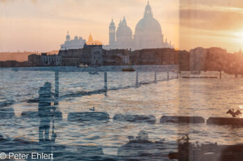 Spiegelung am Abend  Venedig Metropolitanstadt Venedig Italien by Peter Ehlert in Venedig_Spiegelungen