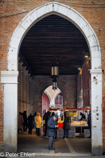 MBogen mit Durchblick  Venedig Metropolitanstadt Venedig Italien by Peter Ehlert in Venedig_Grafiken