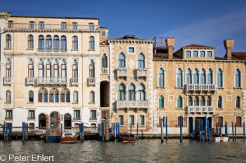 Fassade  Venedig Metropolitanstadt Venedig Italien by Peter Ehlert in venedig_fenster