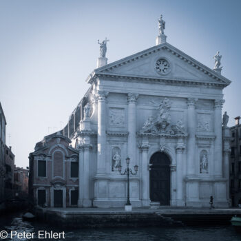 Fassade  Venedig Metropolitanstadt Venedig Italien by Peter Ehlert in venedig_fenster
