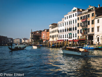 Fassade  Venedig Metropolitanstadt Venedig Italien by Peter Ehlert in venedig_fenster