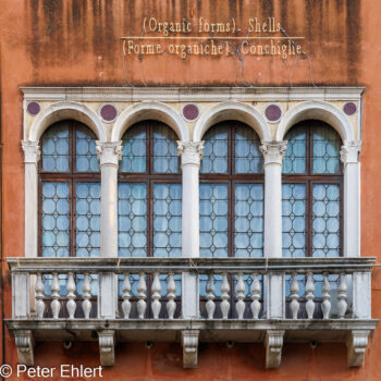 Fenster  Venedig Metropolitanstadt Venedig Italien by Peter Ehlert in venedig_fenster