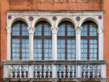 Fenster  Venedig Metropolitanstadt Venedig Italien by Peter Ehlert in venedig_fenster