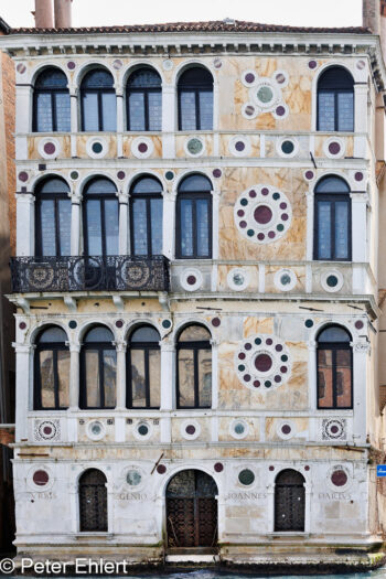Fassade  Venedig Metropolitanstadt Venedig Italien by Peter Ehlert in venedig_fenster