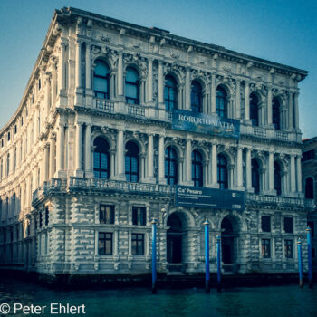 Fassade  Venedig Metropolitanstadt Venedig Italien by Peter Ehlert in venedig_fenster