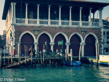Fassade  Venedig Metropolitanstadt Venedig Italien by Peter Ehlert in venedig_fenster