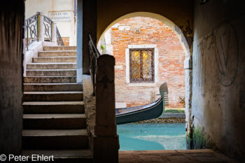 Brücke, Gondel und Kanal  Venedig Metropolitanstadt Venedig Italien by Peter Ehlert in venedig_bildbeziehungen