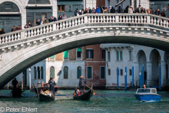 Goldeln und Boot an der Südseite  Venedig Metropolitanstadt Venedig Italien by Peter Ehlert in Venedig-stadt