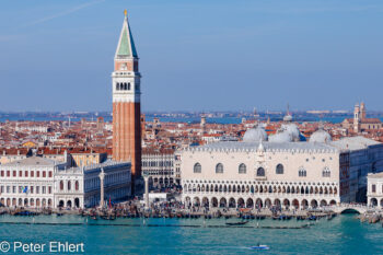 Markusplatz mit Campanile und Dogenpalast  Venedig Metropolitanstadt Venedig Italien by Peter Ehlert in Venedig-stadt