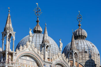 Kuppeln der Basilica San Marco  Venedig Metropolitanstadt Venedig Italien by Peter Ehlert in Venedig-stadt