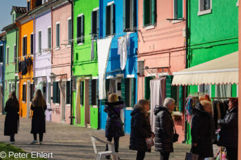 Häuserzeile  Venedig Metropolitanstadt Venedig Italien by Peter Ehlert in burano-stadt
