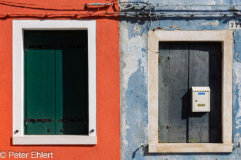 Fenster Doppel  Venedig Metropolitanstadt Venedig Italien by Peter Ehlert in burano-fenster