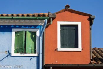 Fenster Doppel  Venedig Metropolitanstadt Venedig Italien by Peter Ehlert in burano-fenster