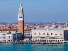 Markusplatz mit Campanile und Dogenpalast  Venedig Metropolitanstadt Venedig Italien by Peter Ehlert in Venedig-stadt