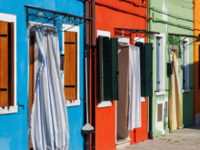 Häuserzeile  Venedig Metropolitanstadt Venedig Italien by Peter Ehlert in burano-stadt