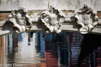 Brückenwappen  Venedig Metropolitanstadt Venedig Italien by Peter Ehlert in venedig-stadt