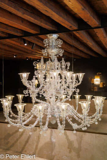 Leuchter im Showroom von Barovier&#038;Toso  Venedig Metropolitanstadt Venedig Italien by Peter Ehlert in venedig-murano