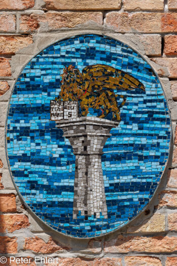 Mosaik mit venizianischen Löwen  Venedig Metropolitanstadt Venedig Italien by Peter Ehlert in venedig-murano