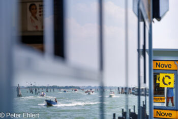 Spiegelung  Venedig Metropolitanstadt Venedig Italien by Peter Ehlert in venedig-stadt