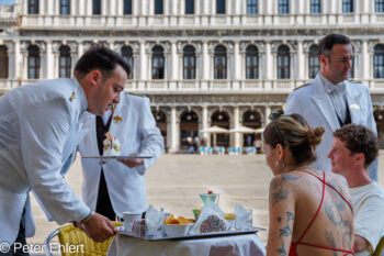 Gran Café Lavena Service  Venedig Metropolitanstadt Venedig Italien by Peter Ehlert in venedig-stadt