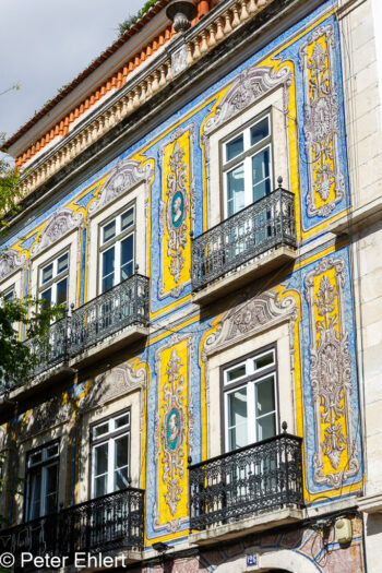 Haus mit Fliesen  Lissabon Região de Lisboa Portugal by Peter Ehlert in LIS-Gracia