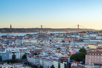Ponte 25 de Abril mit Cristo Rei  Lissabon Região de Lisboa Portugal by Peter Ehlert in LIS-Gracia