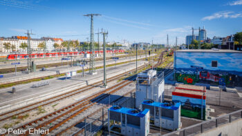 S-Bahn mit Stellwerk  München Bayern Deutschland by Peter Ehlert in MUC-Ostbahnhof