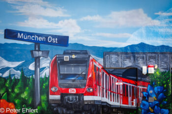 Fassaden-Kunst S-Bahn  München Bayern Deutschland by Peter Ehlert in MUC-Ostbahnhof